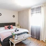 Dita - With The Pool Close To Split Apartamento *