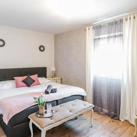 Dita - With The Pool Close To Split Apartment *