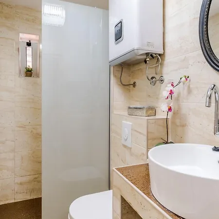 Dita - With The Pool Close To Split Apartment Kastela