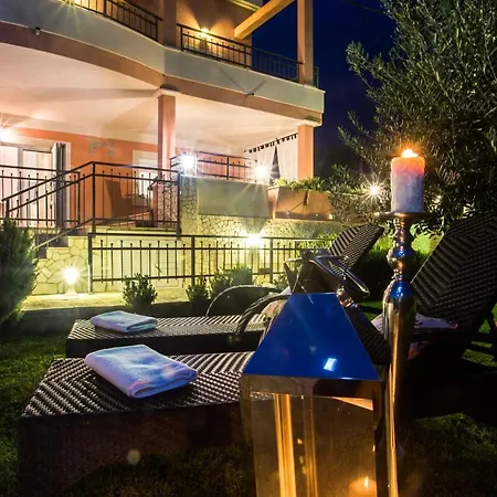 Dita - With The Pool Close To Split *