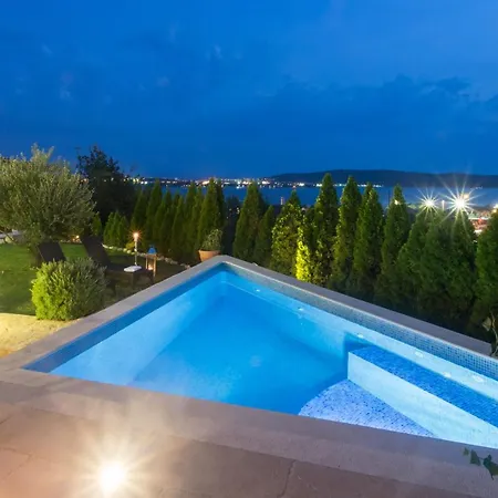 Apartment Dita - With The Pool Close To Split