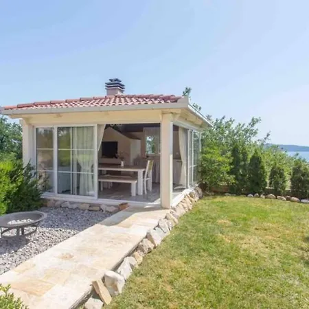 Apartment Dita - With The Pool Close To Split Kastela