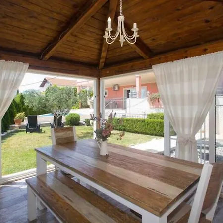 Apartment Dita - With The Pool Close To Split *