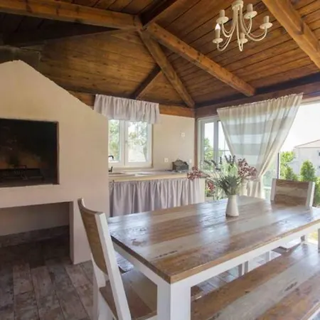 Dita - With The Pool Close To Split Apartment Kastela