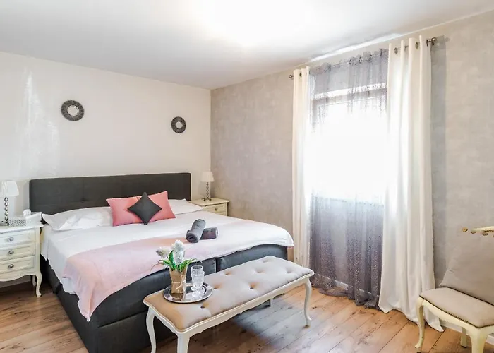 Dita - With The Pool Close To Split Apartamento *