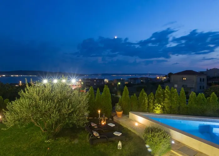 Dita - With The Pool Close To Split * Kaštela