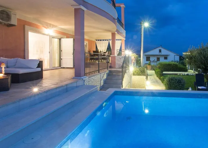 Dita - With The Pool Close To Split Apartamento Kaštela
