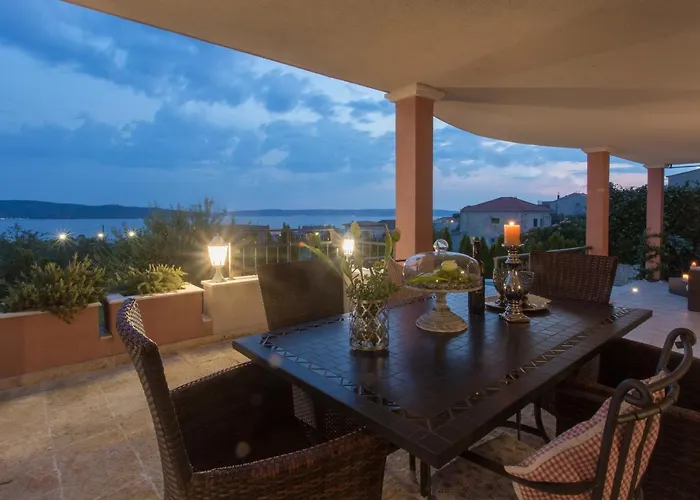 Dita - With The Pool Close To Split Apartamento