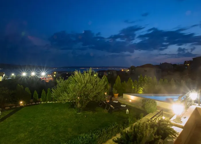 Dita - With The Pool Close To Split Kaštela